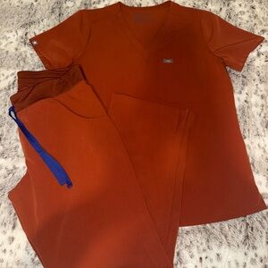 FIGS Auburn Scrub Set